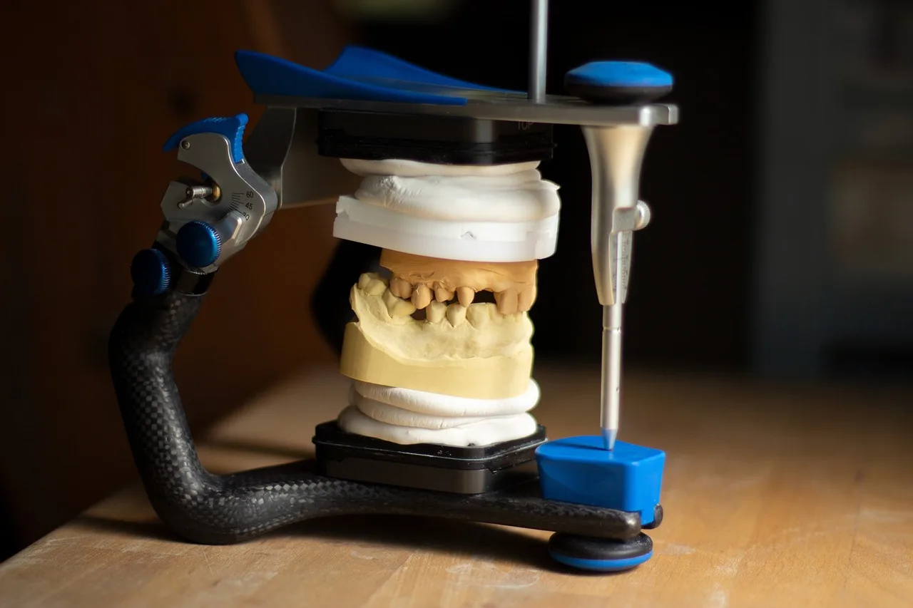 dentures, dentist, healthcare, dentistry, smile, ceramic, instruct, handwork, person, clinic, equipment, healthy, articulator, dentures, dentures, dentures, dentistry, articulator, articulator, articulator, articulator, articulator. Dental reputation management: what the FTC review rule allows