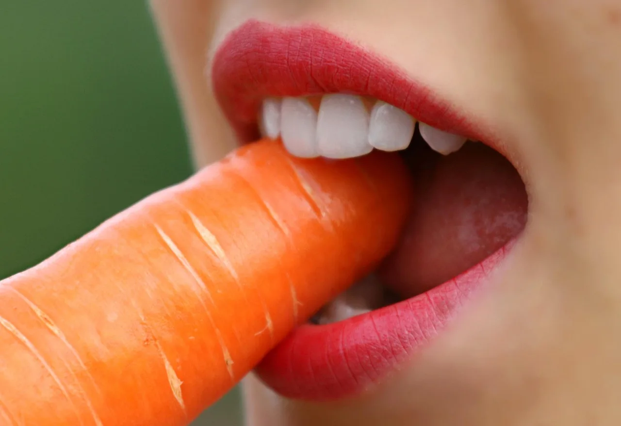 teeth, carrot, diet, slimming, weight, dentist, lips, mouth, health, vitamins, bite, food, strong, teeth, teeth, teeth, teeth, teeth, carrot, carrot, dentist, mouth. The dental advertising mistakes people repeat, and how to stop