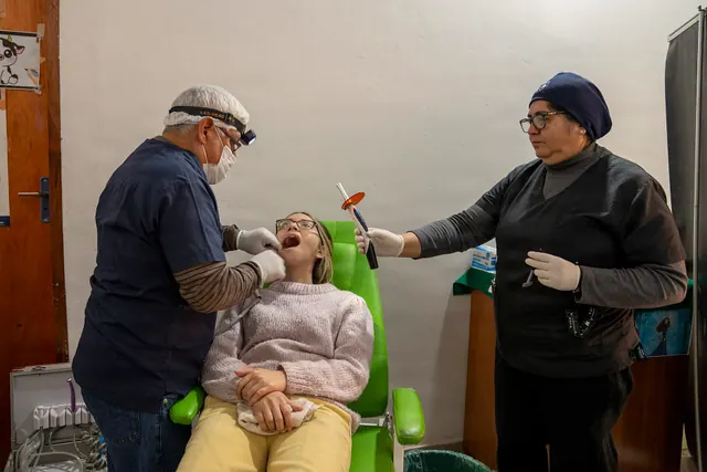 Paraguayan dentists provide dental treatment at Unidad de Salud Familiar Divino Niño Jesús in Capiatá, Paraguay, June 23, 2026. By combining patient care with professional exchange. The practical 2027 guide to dental patient acquisition