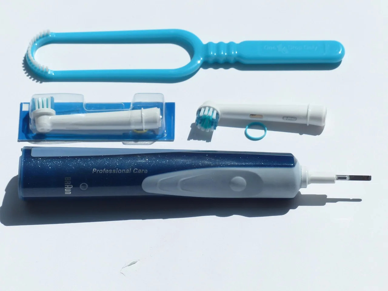 toothbrush, dental hygiene, electrical toothbrush, tongue brush, dental care, dentistry, hygiene, personal hygiene, health, maintenance, to wash, clean, toothbrush, toothbrush, toothbrush, toothbrush, toothbrush, tongue brush, dental care. Dental patient acquisition checklist: the items people skip