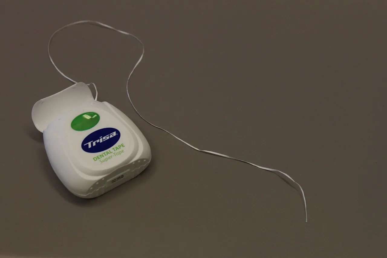floss, oral, dental, hygiene, care, flossing, clean, tape, brown care, brown clean, floss, floss, floss, floss, floss, flossing, flossing. Dental reputation management: composite examples and why the patterns work