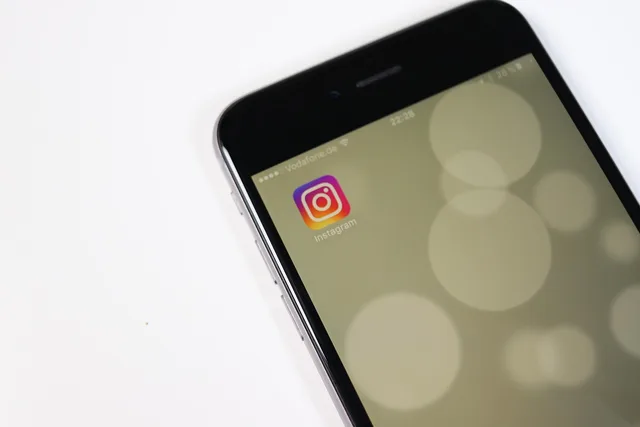 smartphone, instagram, app, apple, touch screen, symbol, social networking, social network, social media, social, instagram, instagram, instagram, instagram, instagram. Dental social media case studies: how to judge them